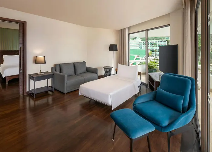 Le Meridien Phuket Beach Resort