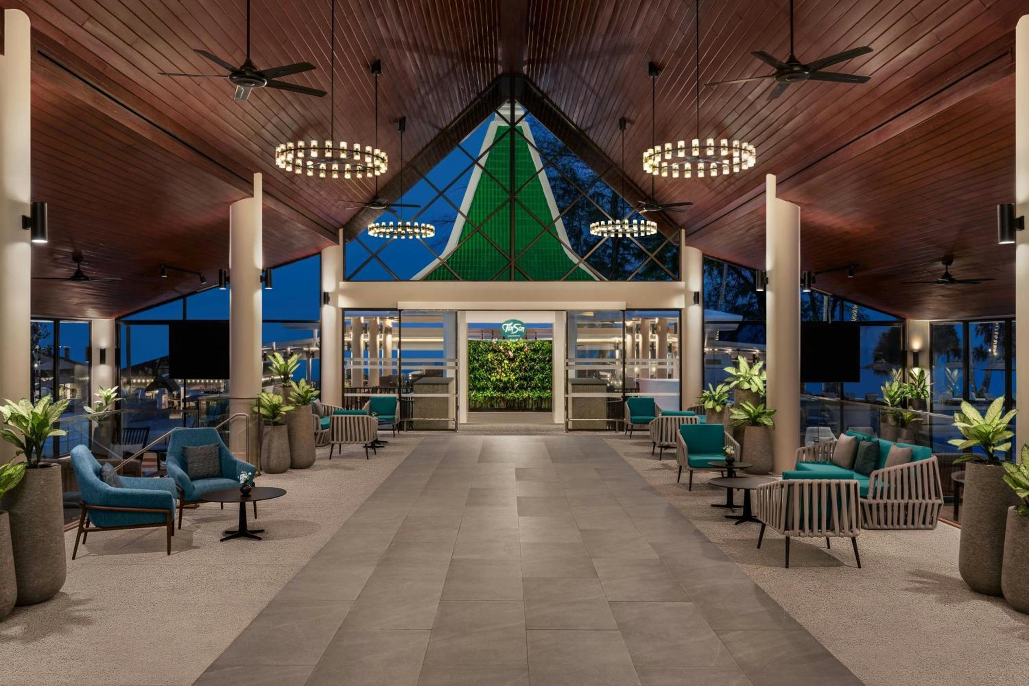 Le Meridien Phuket Resort 5*